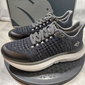 NEW Rabbit Womens Dream Chaser Running Shoes Black White Grey SIZE 8